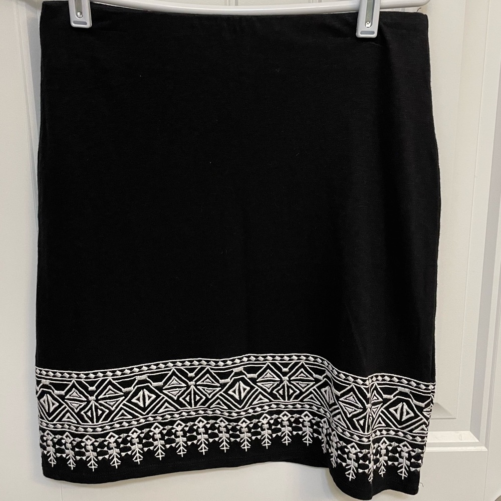 Talbots Black and White Embroidered Knit Skirt (P)